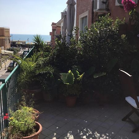 Ostia Bed And Beach Buitenkant foto