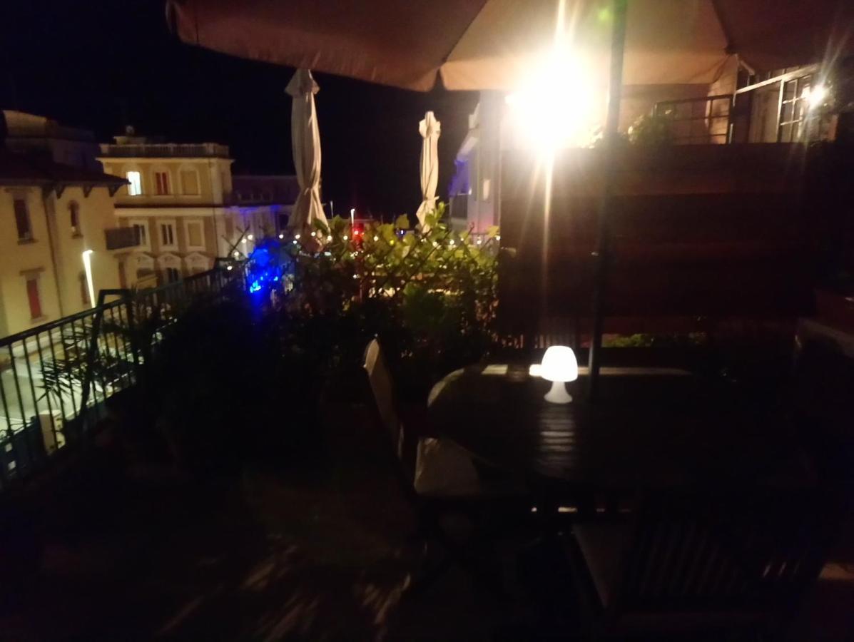 Ostia Bed And Beach Buitenkant foto