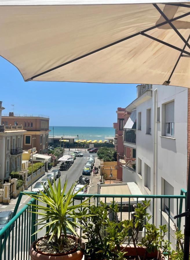 Ostia Bed And Beach Buitenkant foto