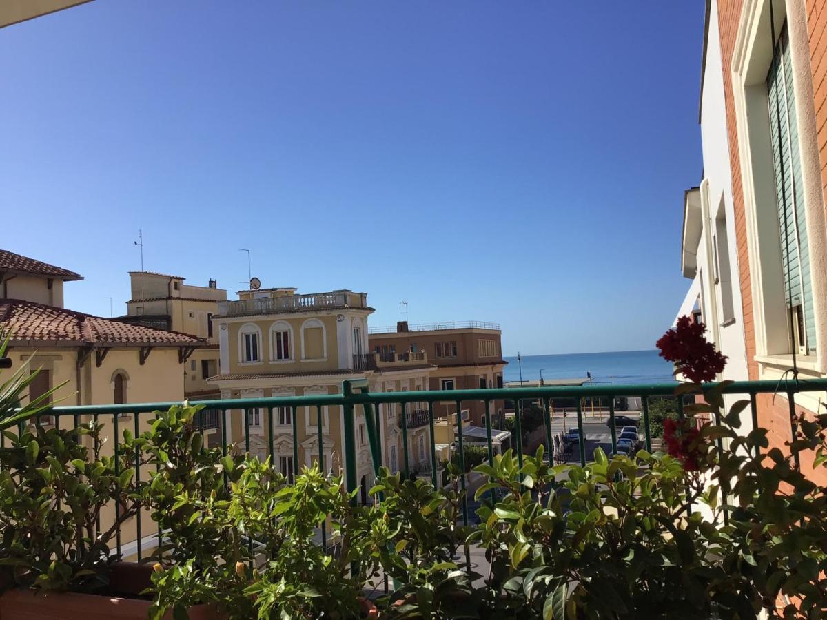 Ostia Bed And Beach Buitenkant foto